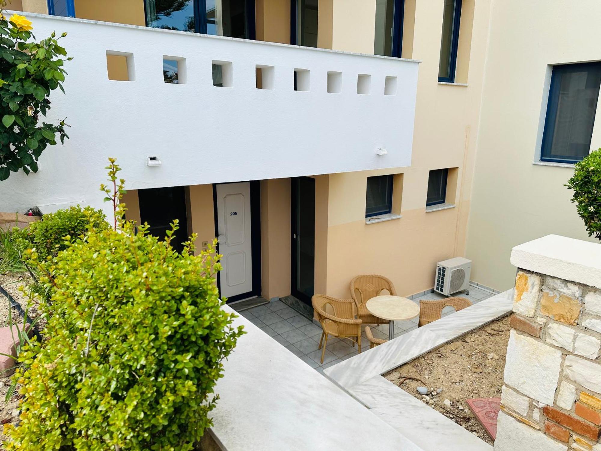 Sea Breeze Apartments Chios Monolia Exterior photo